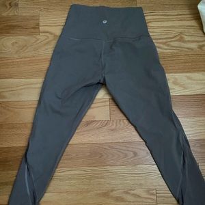 Lululemon Scalloped Grey size 6 leggings